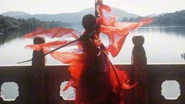 “大杀四方” #汉服 #古风 #舞蹈片段 #剑舞