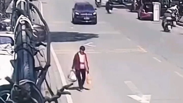 倒车上树，真是人才啊