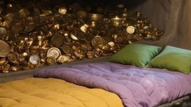 在秘密藏宝山洞里，聆听着暴风雪和炉火声音入眠 #睡个好觉 #助眠视频 #解压助眠 #白噪音 #温馨小