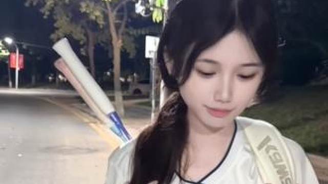 打完球一起走嘛