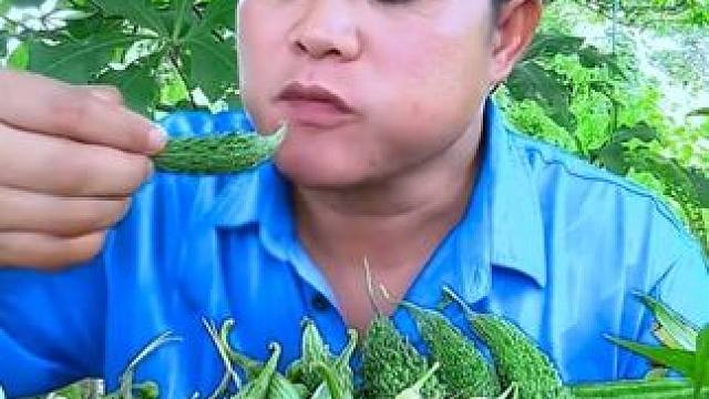 迷你小茄子小苦瓜鲜辣️凉拌小鱼虾 泰国美食