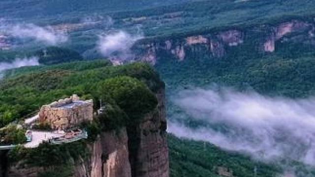 巍巍剑门 蜀道雄关#剑门关#醉美广元#感受大自然的鬼斧神工 #悬崖峭壁上的风景 #雄伟壮观 #旅行推