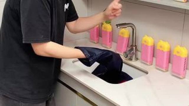 多功能肥皂盒 手洗衣服一定少不了这个#肥皂起泡器 ，起泡很丰富不打滑，可以把肥皂用的一点都不剩，还是