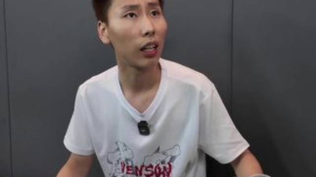 球场上的小气鬼 #羽毛球 #泰昂小羽宝 #泰昂蒸球器 #拿铁羽毛球