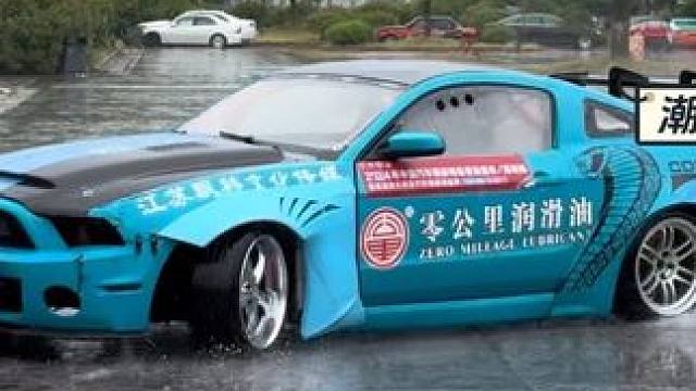 这样的漂移能打几分？ V8 美式肌肉车 #后驱车的魅力 #改装文化 #飘移