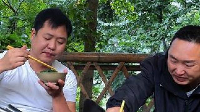 大哥吃不了辣了，整点清淡滑肉，终于吃爽了！ #我的乡村生活 #乡下柴火饭 #乡村美食 #乡村生活 #