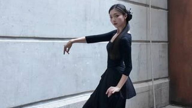 “拿三条A 通杀牌 打东南西北中发白”#傣族 #三条A #3977 #青年舞蹈家计划 #民族舞 