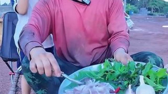 泰式剁椒️炒鱿鱼 #美食 #泰国美食 #美食 #户外美食 #内容启发搜索