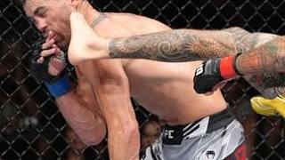 看看馬龍-維拉這一腳絕活！#UFC