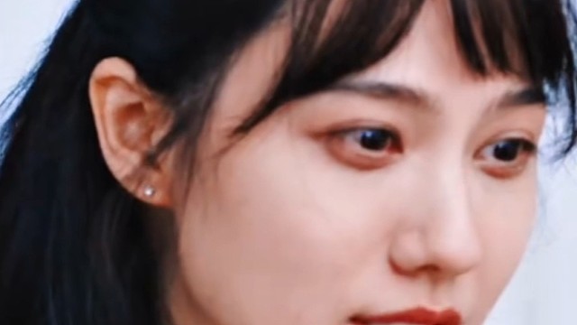 这次被看到的是演员姜珮瑶