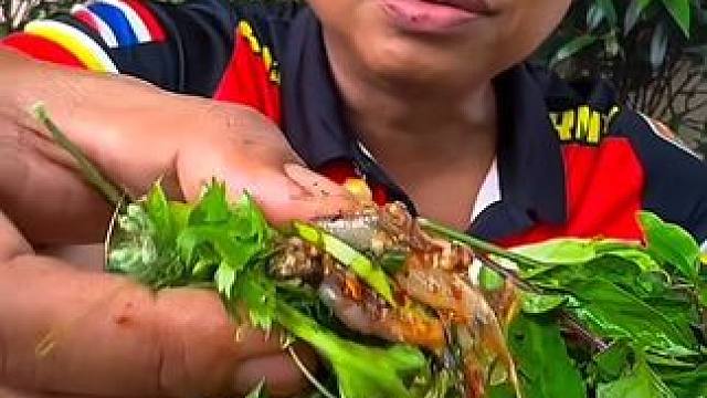 酸辣爽口的凉拌小生鱼 #美食 #美食 #户外美食 #泰国美食 #内容启发搜索