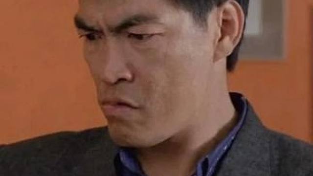 大傻哥耍小聪明套路卖家，不料文盲惨遭反套路，电影《八宝奇兵》 #影视解说 #精彩片段 #八宝奇兵