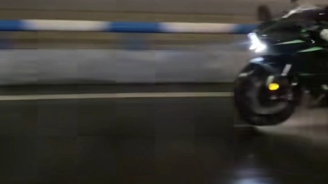 时间渐渐磨去了年少轻狂