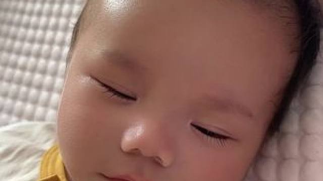 是睡非睡是笑非笑#宝宝睡觉 #也太可爱了吧 #当我娃睡着以后的样子