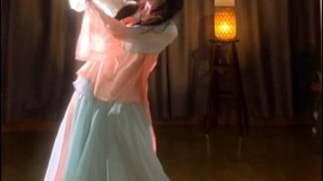 “谁家的枝头鸟儿成双对～” #古典舞 #歌曲谁家古典舞挑战 #潮流舞蹈大赛