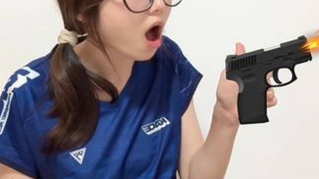 身边生活自理但轻度智障的人 #川崎飞天#川崎飞天球拍#羽毛球#剧情#搞笑