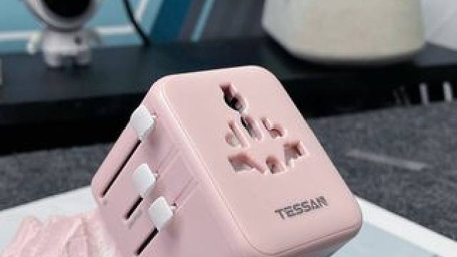 既是转换器，有是桌面插排，出国旅行一个就够用