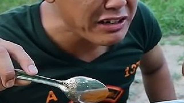 一点也不酸 #美食 #泰国美食 #户外美食 #美食 #内容启发搜索