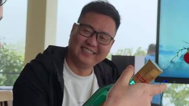 带大哥畅游武当山美景，在云端来一场“轻松聚”，值了！ #聚得轻松很有必要 #酒怎么可能跟谁喝都一样#