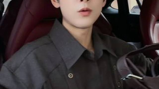 老钱的沉淀，新贵的锐度，全藏在这件衬衫里了