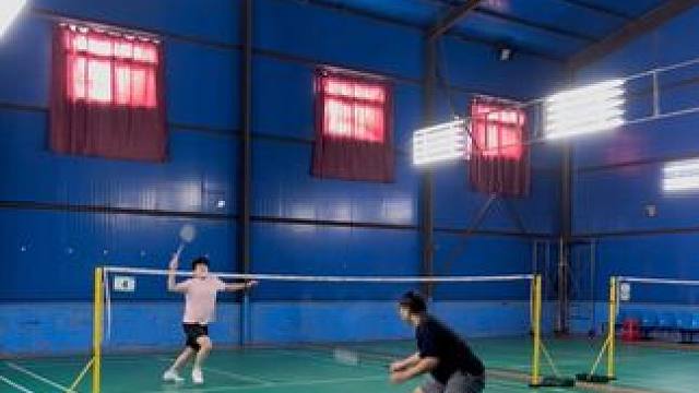 羽毛球假动作骗不到人怎么办