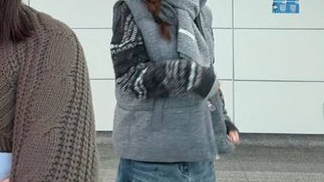 降温了！闺蜜～在靠近一点点#穿搭 #ootd穿搭 #秋冬穿搭 #今天穿什么