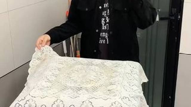 螃蟹壁挂拖把夹 有了这个拖把夹，家里的拖把扫把能上墙收纳了，不占空间，拿取也方便