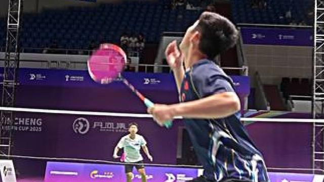 冲击力溢出屏幕的后撤步 这就是低视角的魅力#林丹杯羽毛球公开赛 #羽毛球