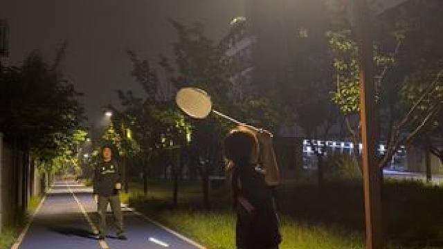 “宝贝 或许你是晚开的花 不必在乎别人的想法”#羽毛球 #情侣 #小美好