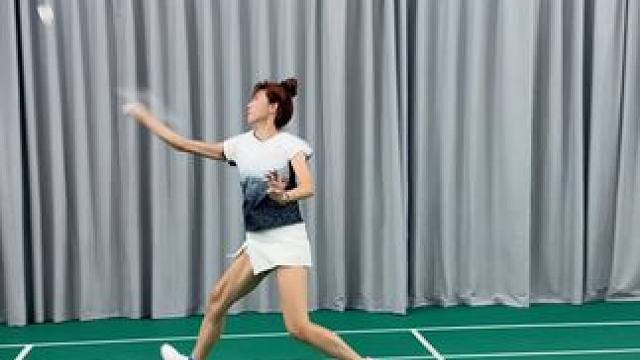 这是会跑后交叉的你#羽毛球#嘉嘉羽毛球 #川崎穿越星河羽毛球鞋 #川崎穿越星河SElite球鞋