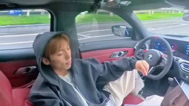 请查收你的电子男友，系好安全带出发了