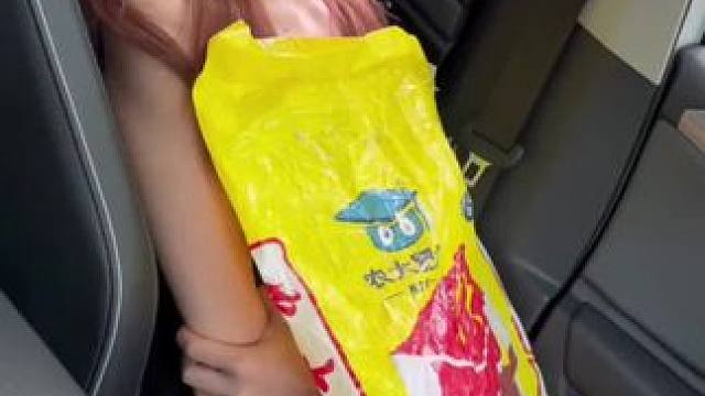 #上热门 #高端大气！提升幸福指数！多功能抱枕被，是抱枕，是腰靠，也是被子，是您爱车出行必备哦！#专