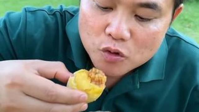 糊辣蘸水️炭烤大毛蛋 泰国美食