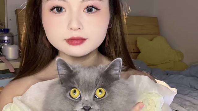 当然要大大方方的啦