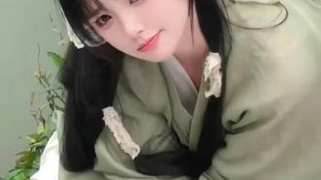 “江湖如梦一刹那 刀光剑影似流霞”