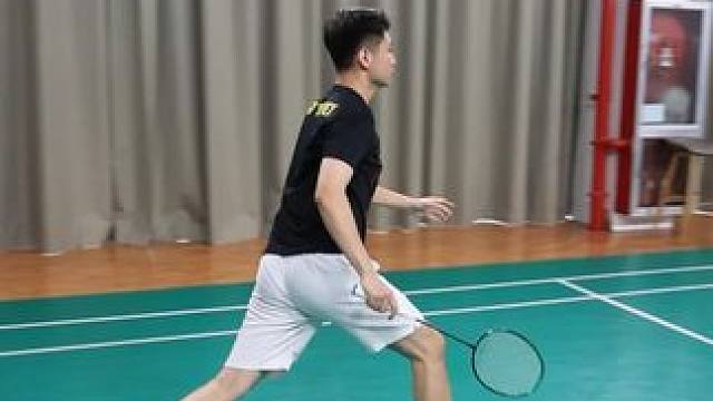 很多时候接不到球并不是你的步伐慢 是你转换重心那一下太慢了 #羽毛球步伐 #羽毛球重心 #羽毛球步伐