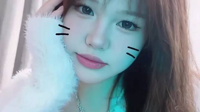 谢谢你让我的生活丰富起来 即使我是一个爱耍脾气的小女孩