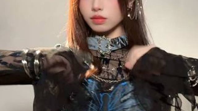 比巴掌先来的，是姐姐的香气