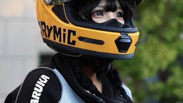 想看清楚，就再靠近我一点点