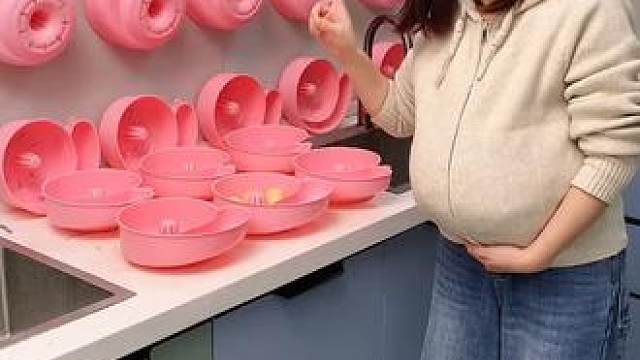 蜗牛自动清洗篮 蜗牛自动清洗篮，有了它，以后洗水果可就太方便了，自动洗干净还能自动沥水，