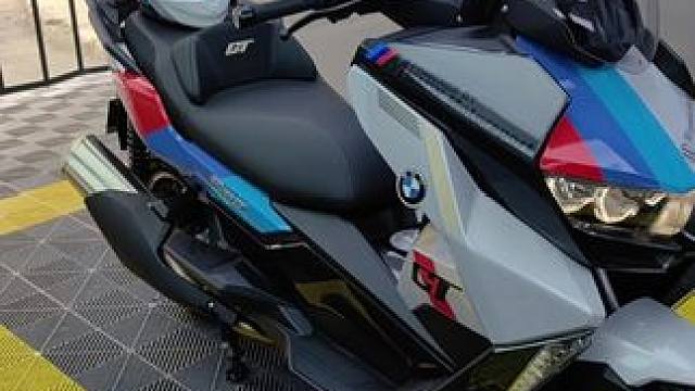 人靠衣装，佛靠金装，给我的踏板车也贴上车衣和拉花，颜值好像也提升了#男人的玩具 #心爱的小摩托 #踏