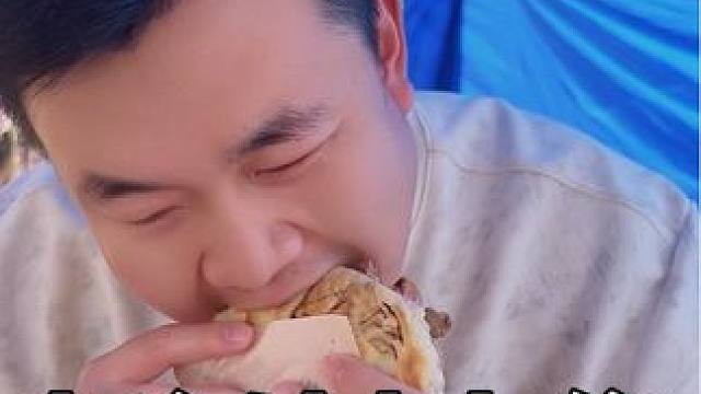 赶梁村大集 吃杂拌火烧 趁着天冷再喝碗勾了芡的豆腐脑