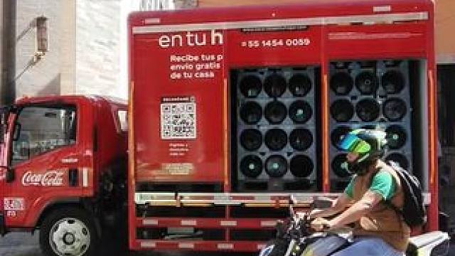 墨西哥送水车很专业，难怪水比可乐贵 #墨西哥 