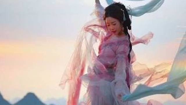 相见时难别亦难，东风无力百花残。  相见时难别亦难故事感转场 #相见难别亦难 #转场 #青年创作者扶