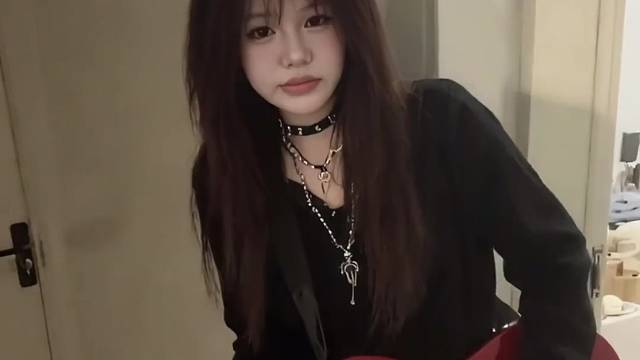 我看着你的脸 轻刷着和弦#吉他