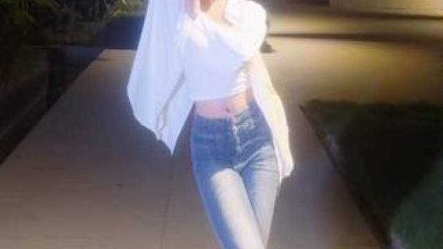 有人困在雨里 有人雨中赏雨 #舞蹈 #烟花易冷