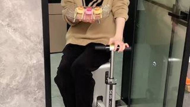 萌狗吸盘置物架 这款吸盘脸盆挂钩 真不错，免打孔上墙，全家的脸盆都能上墙收纳不占地方，大号脸盆也没问