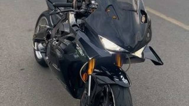 不动声色，慢慢发光