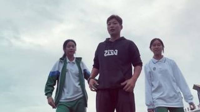 体育老师学舞蹈的第一天 学生也是我的老师