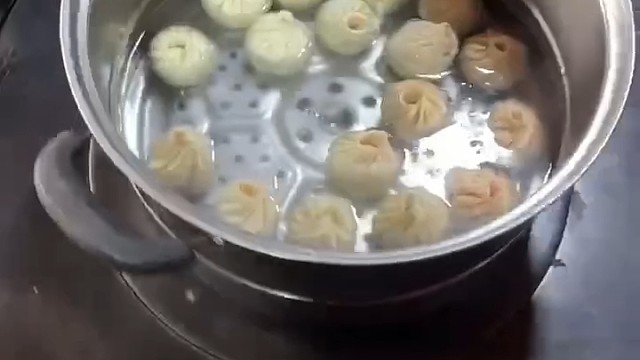 拿两只筷子呀，急死人了[捂脸]